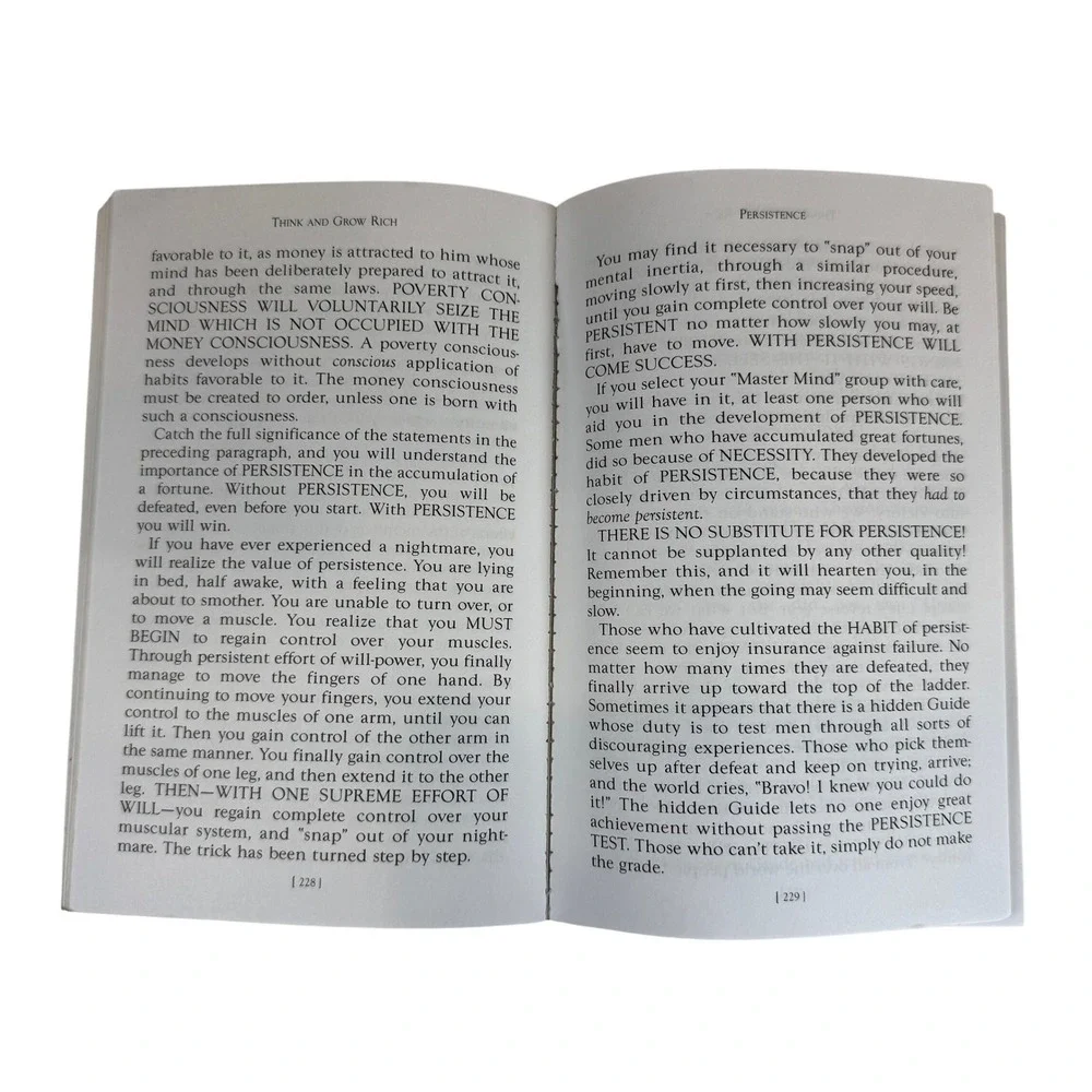 Think and Grow‎ Rich Napoleon Hill Original Unedited 1937 Text Paperback Book